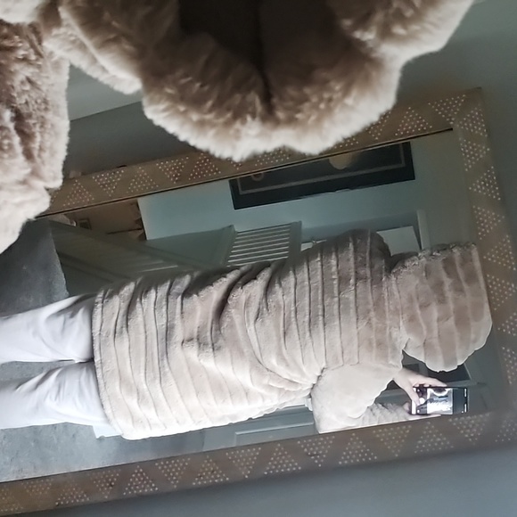 STUNNING TAN RACHEL ZOE RIBBED FAKE FUR HOODED COAT - Picture 5 of 14